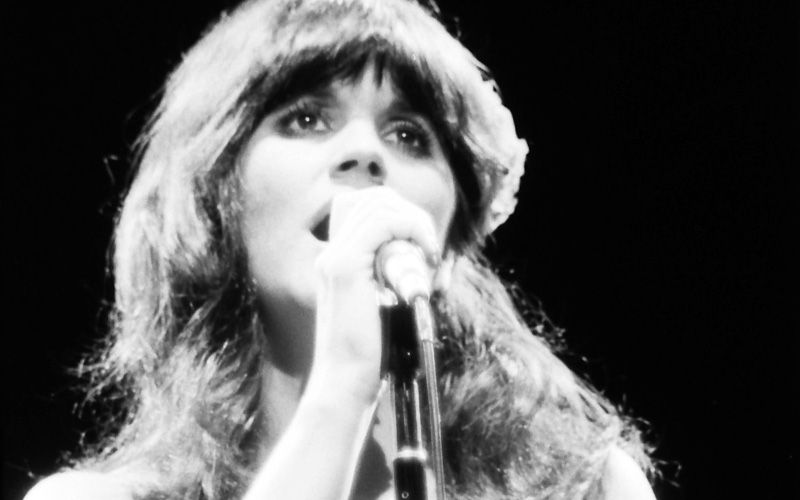 Linda Ronstadt 1977.jpg