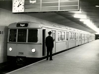 Archival image of one of the U-Bahn's "Dora" trains in service.