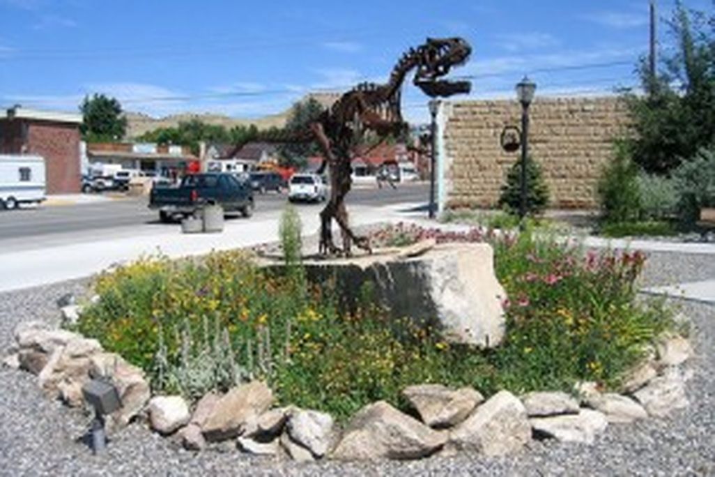 20110520083139allosaurus-wyoming-300x225.jpg