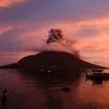 Volcano Erupts Amid Lightning Storm in Indonesia, as Residents Evacuate Potential Tsunami Threat icon