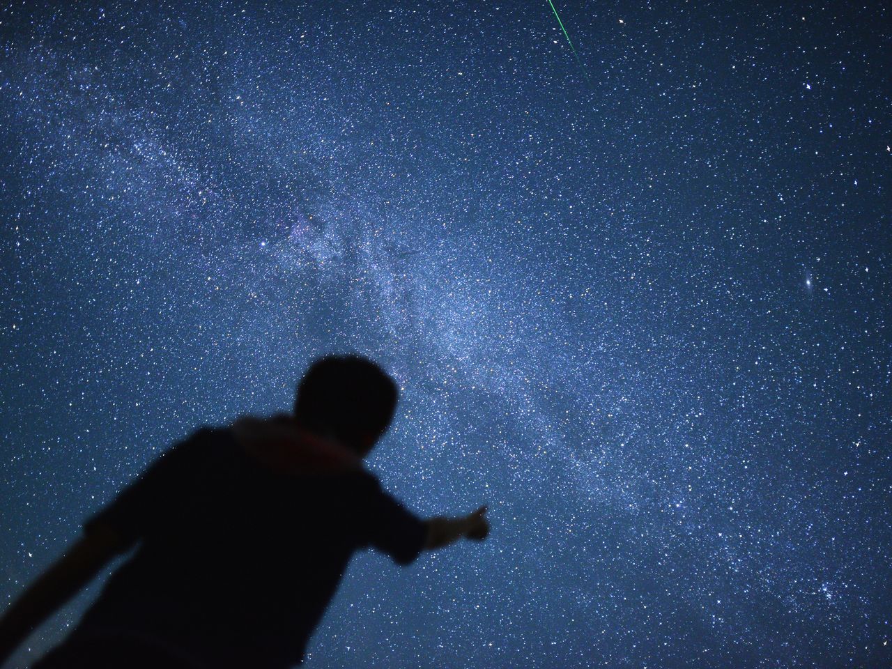 How to See Six Planets Lined Up in the Night Sky This Month—and