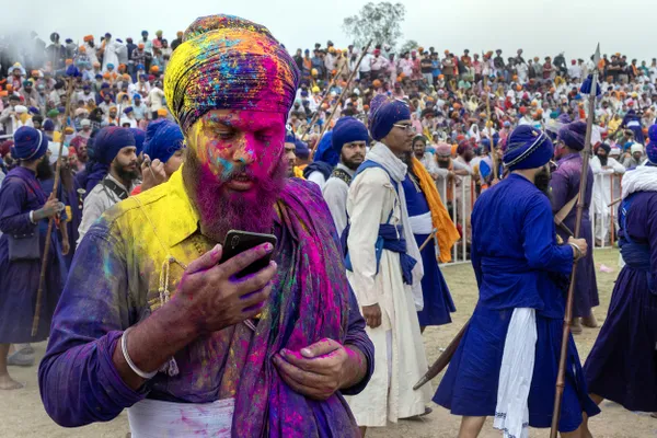 Sihk man in Holi festival thumbnail