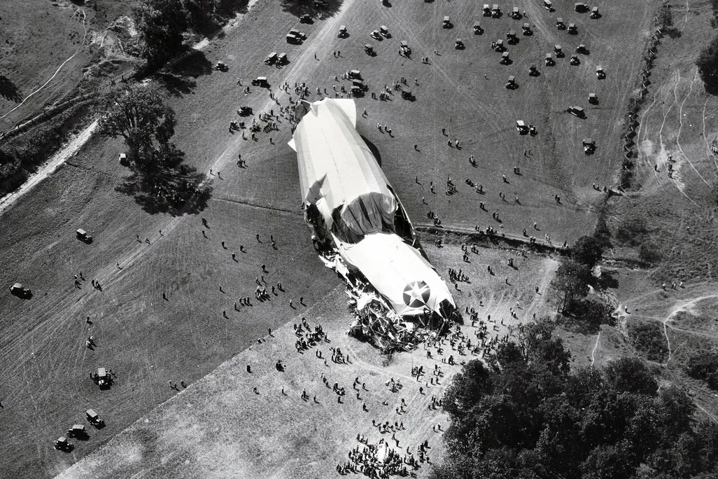 USS Shenandoah crash