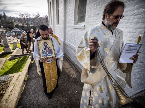 Processionof icons during the Sunday of Orthodoxy thumbnail