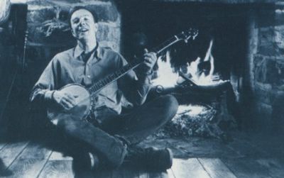 Pete Seeger sings the holiday classics on Smithsonian Folkways' "Traditional Christmas Carols."