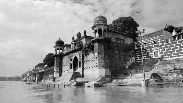 Gateway to heavenly abode, Chet Singh Ghat - Varanasi thumbnail