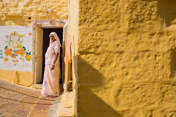 A Portrait surrounding the golden walls. thumbnail