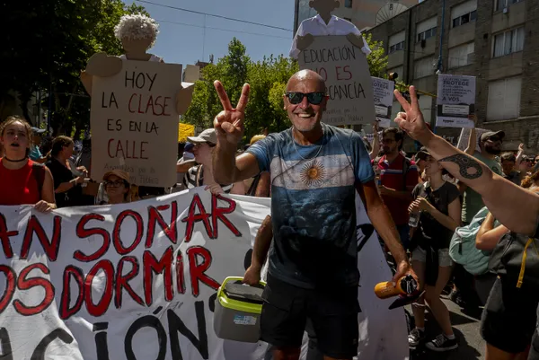 Manifestantes en Mar del Plata thumbnail