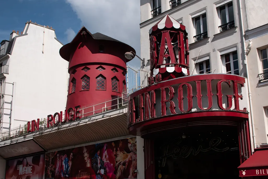 Moulin Rouge without sails on the windmill