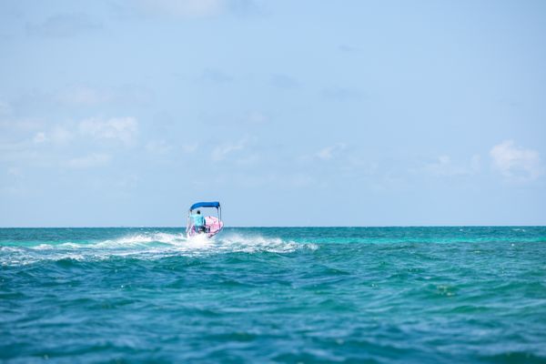 Local ventures into the open ocean in Belize thumbnail