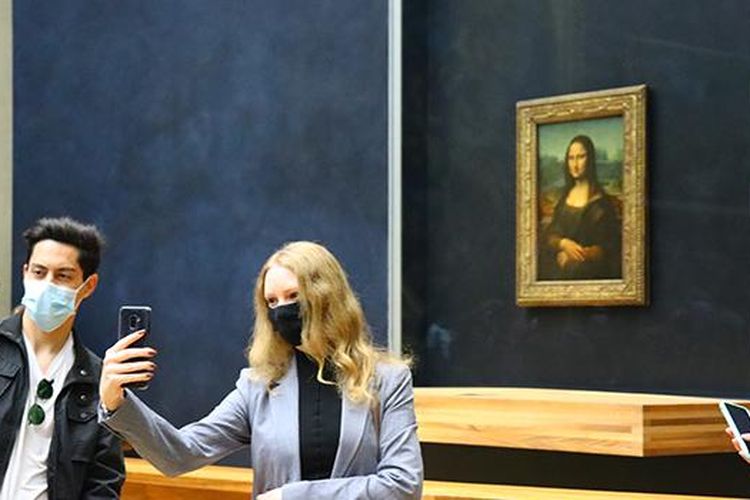 Louvre reopening 2-mobile.jpg