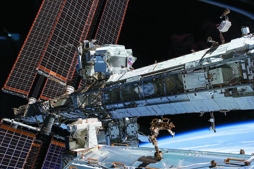 ams-international-space-station.jpg