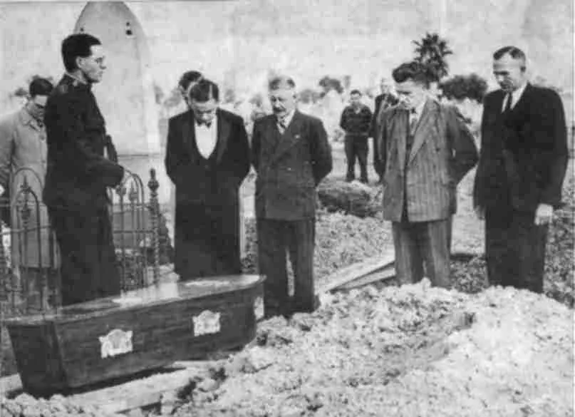 Burial of the Somerton Man on June 14, 1949