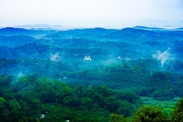 Foggy Mountain in early morning thumbnail