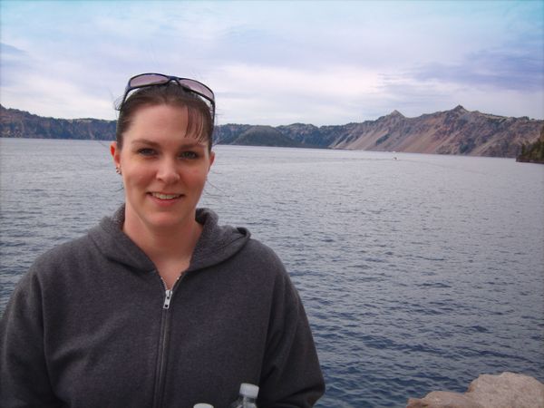 Beautiful Woman at Crater Lake thumbnail