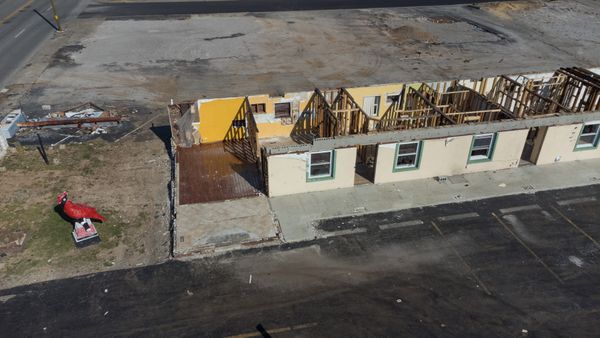 Aerial photo of the Cardinal Motel in Bowling Green, KY, after the December 2021 Tornado thumbnail