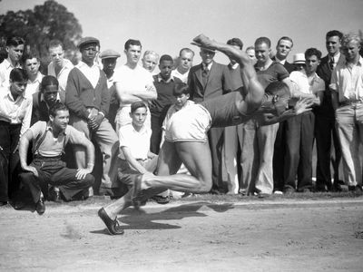 Jesse Owens' coach at Ohio State, Larry Snyder, taught Owens to crouch more compactly at the starting line so that he could get a faster start.