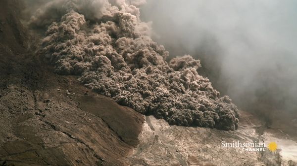 Preview thumbnail for The Vesuvius Eruption May Have Been a Gradual Process