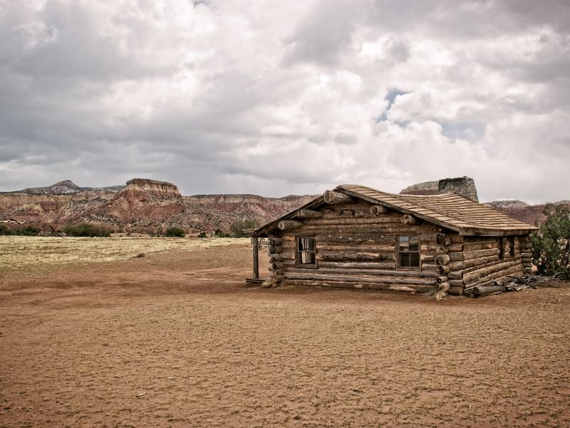 Old log cabin in Abiquiú | Smithsonian Photo Contest | Smithsonian Magazine