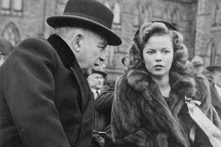 Shirley Temple with  William Lyon Mackenzie King, then Prime Minister of Canada, in 1944. 