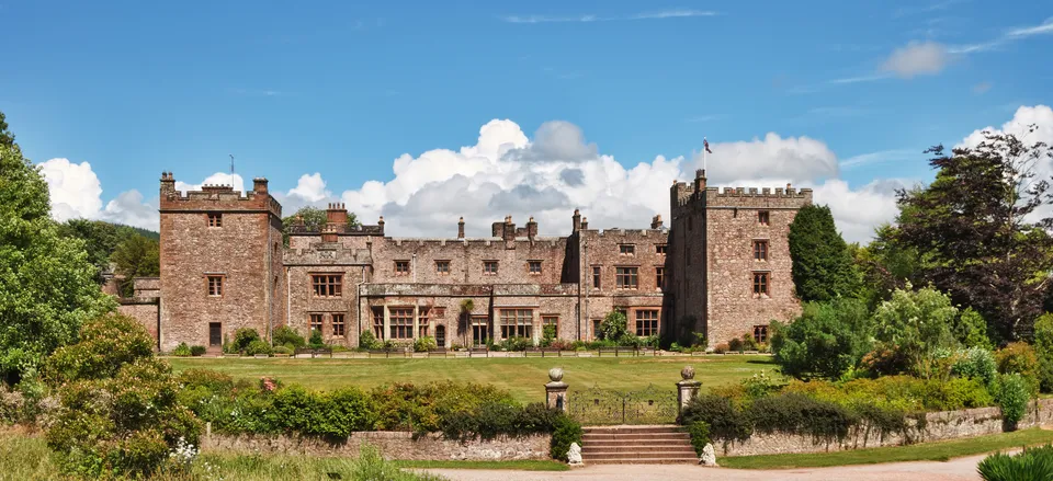  Muncaster Castle 