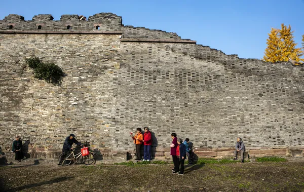 The story of the old city wall thumbnail