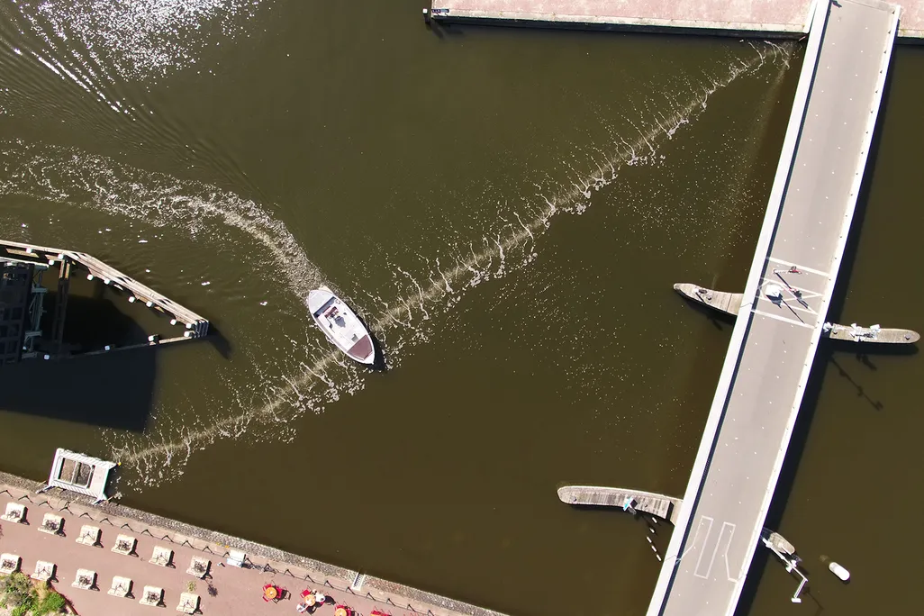 Boat crossing Bubble Barrier - Credits The Great Bubble Barrier.JPG