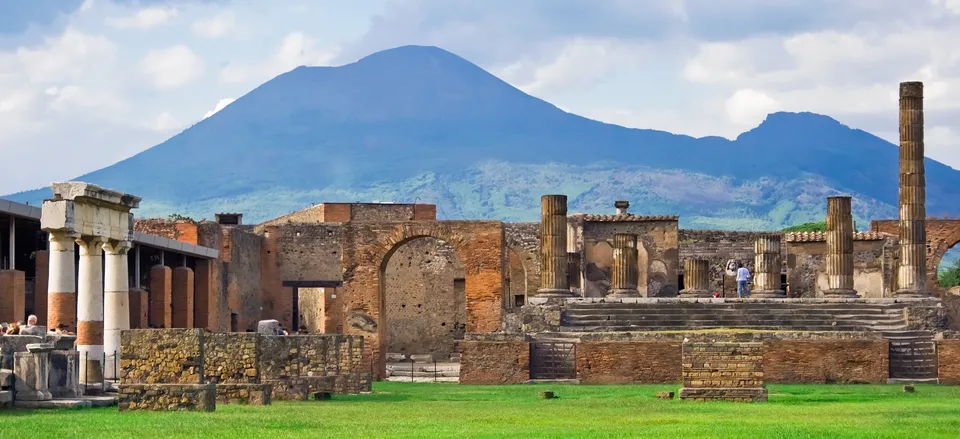  Remarkable Pompeii, with Mount Vesuvius in the background 
