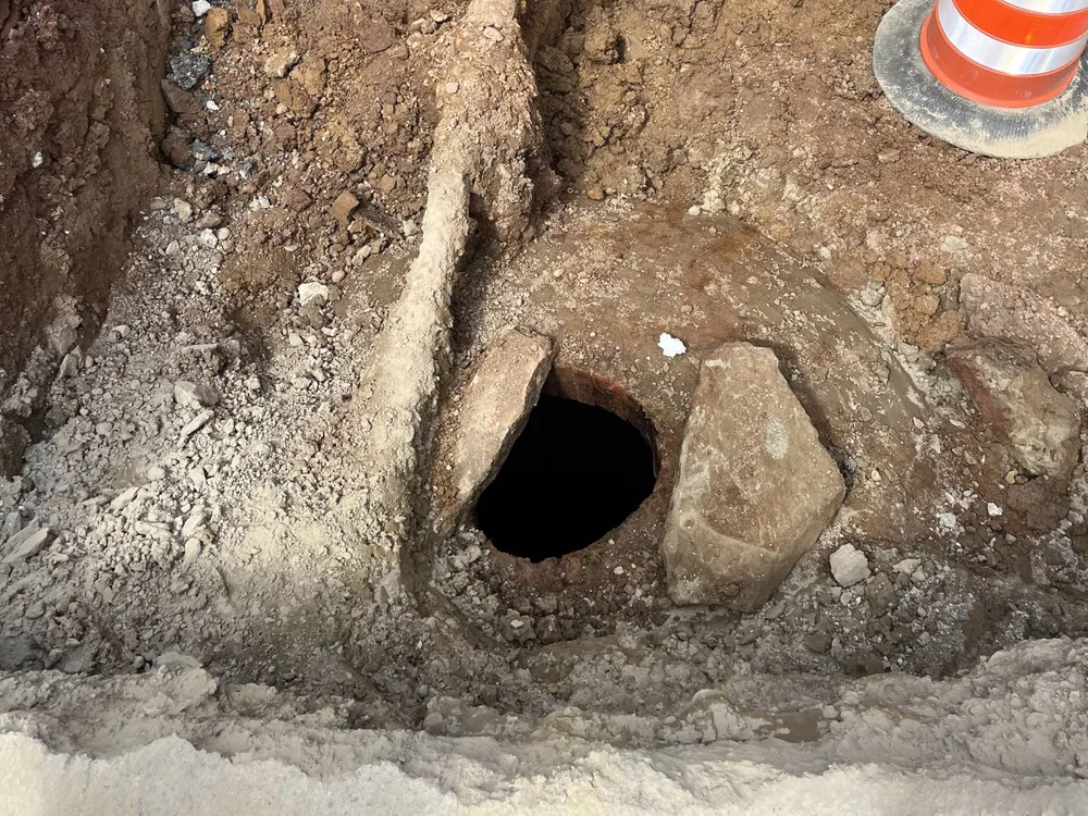 Workers Uncover an Underground Chamber Sealed for More Than a Century Near the National Mall image