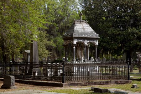 White Lies Matter stole the Jefferson Davis Memorial Chair from Confederate Circle, a private section of Old Live Oak Cemetery in Selma, Alabama.