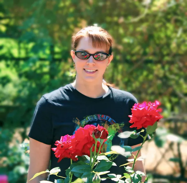 An American girl and a Rose thumbnail