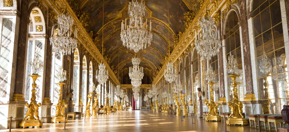  The Hall of Mirrors at Versailles 