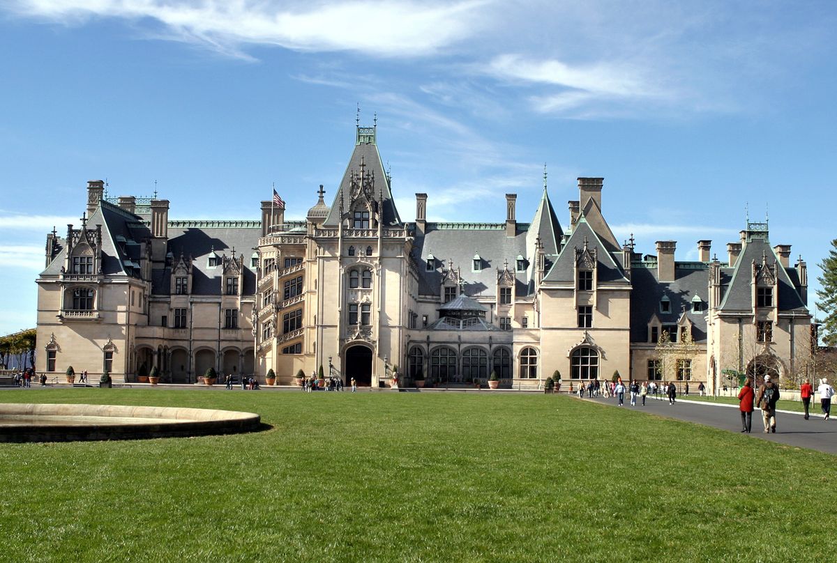 Asheville's Biltmore Estate Will Reopen for the Holidays After ...