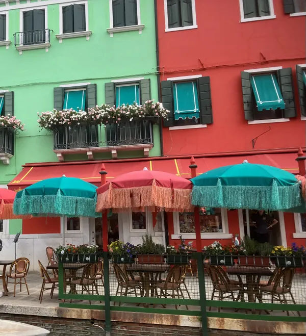 Buildings in Burano thumbnail