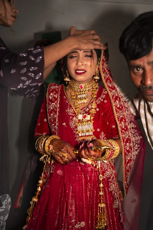 Rural wedding: preparing the bride thumbnail