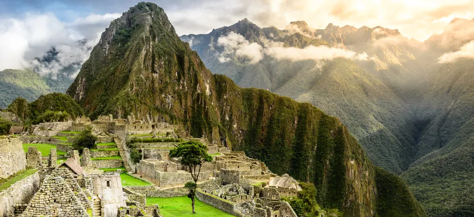  The iconic site of Machu Picchu 