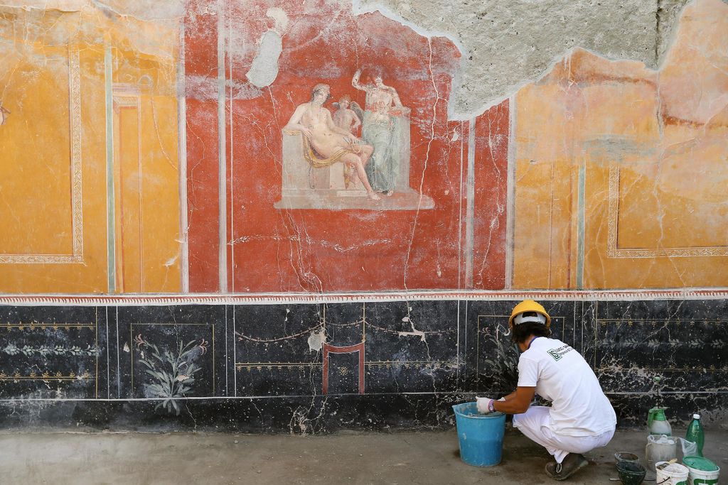 Pompeii fresco