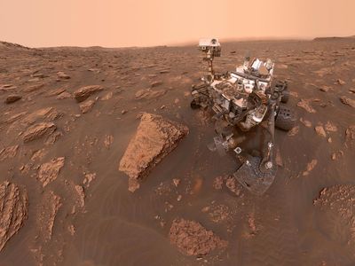 A self-portrait of NASA&#39;s Curiosity rover, taken on June 15, 2018