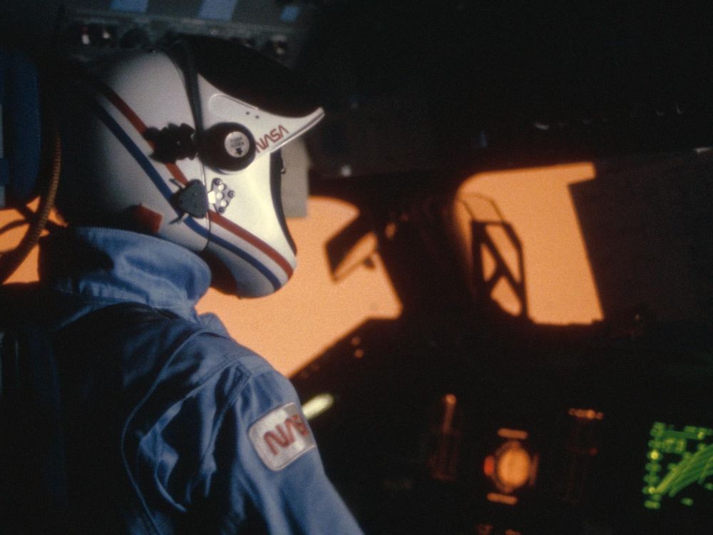 space shuttle cockpit reentry