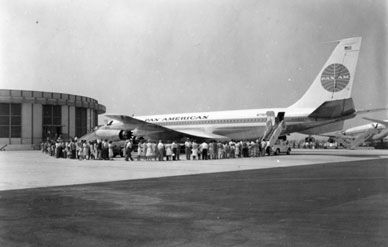 Visitors wait at Los Angeles International Airport to tour the new Pan Am Jet Clipper Liberty Bell, grounded during Skyshield II in October, 1961.