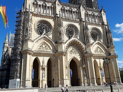 The cathedral in Orleans next to the conference site. If we were able to build this monumental structure hundreds of years ago, why not spaceships today?