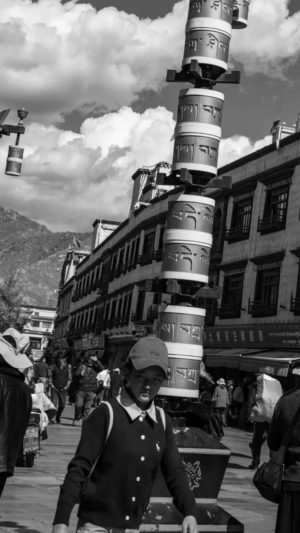 A girl on Barkhor Street thumbnail