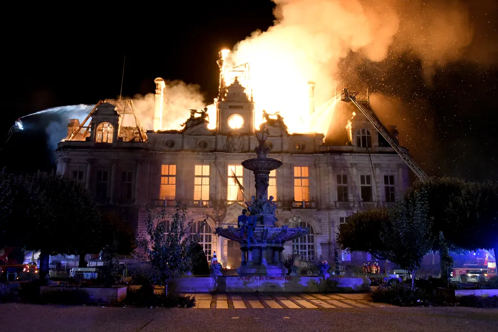 Limoges City Hall burning