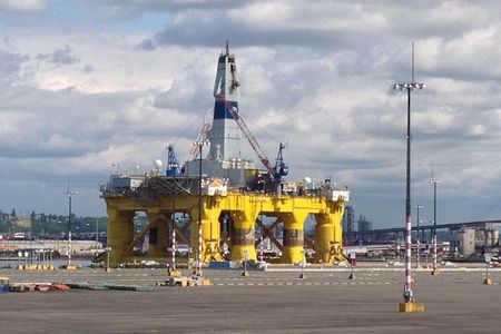 Shell's Polar Pioneer drilling platform 