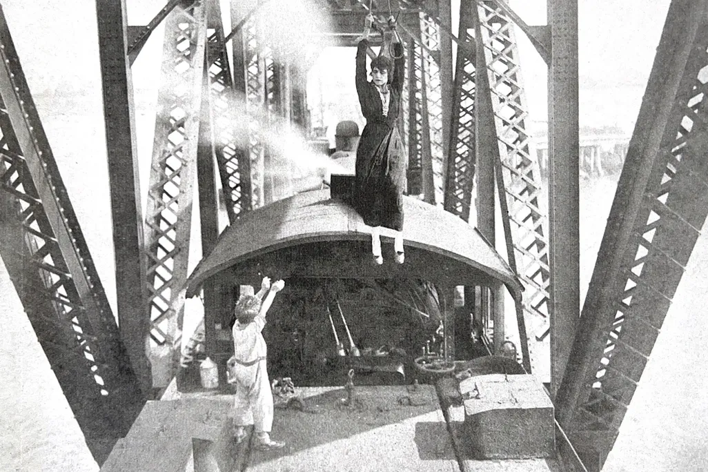 Helen Gibson filming episode 59 of "The Hazards of Helen"