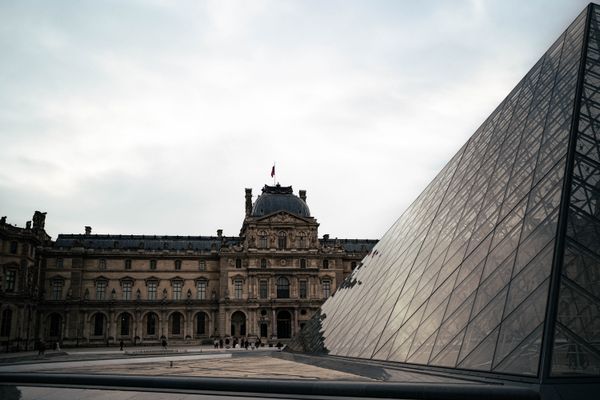 A View of Musee de Louvre thumbnail