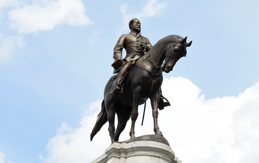Robert E. Lee statue (longform)
