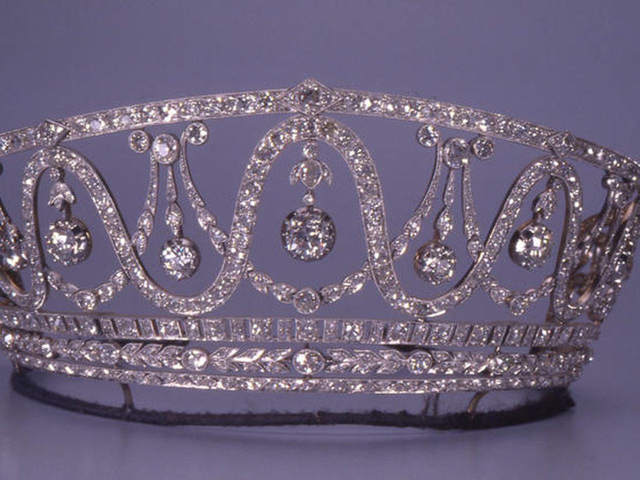 TIARA: The Story of the Tiara 美術本 Ornate Tiara, Once Worn by a Grand Duchess, Stolen From