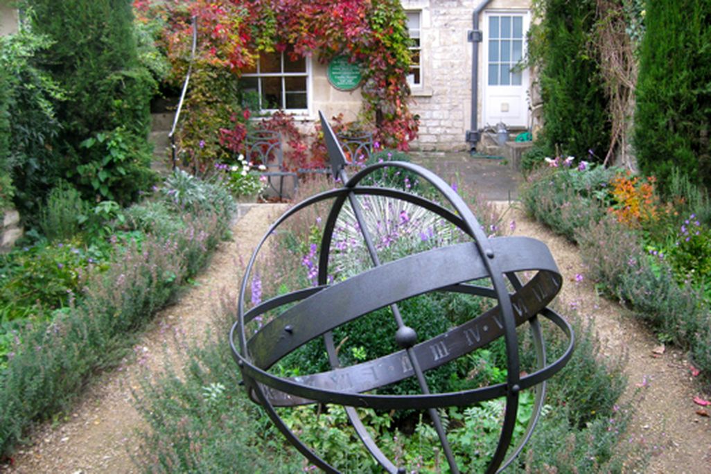 20110520102414HerschelGarden.jpg
