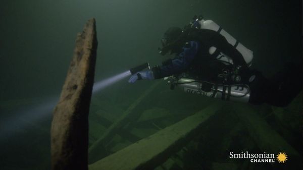 Preview thumbnail for Team of Explorers Uncover Famous Sunken Ship